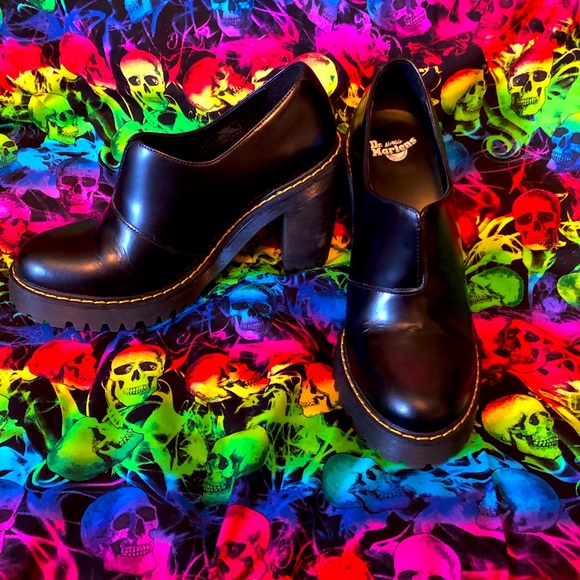 Dr. Martens Shoes - 😻 Dr. Martens Cordelia size 8 women’s slip on heel leather shoes 😻